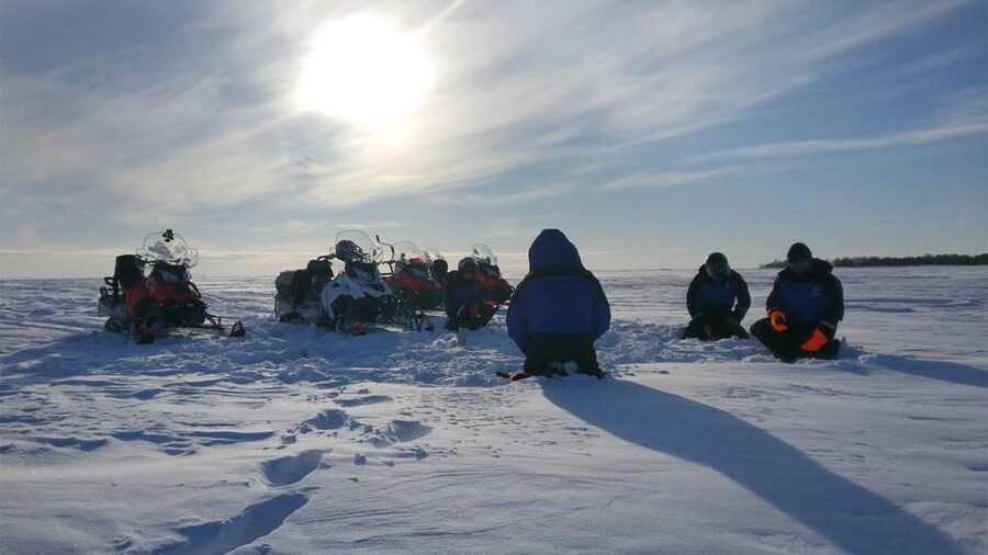 Kemi-Tornio: Ice Fishing Safari with Snowmobiles - Starting at the SnowCastle Resort in Kemi
