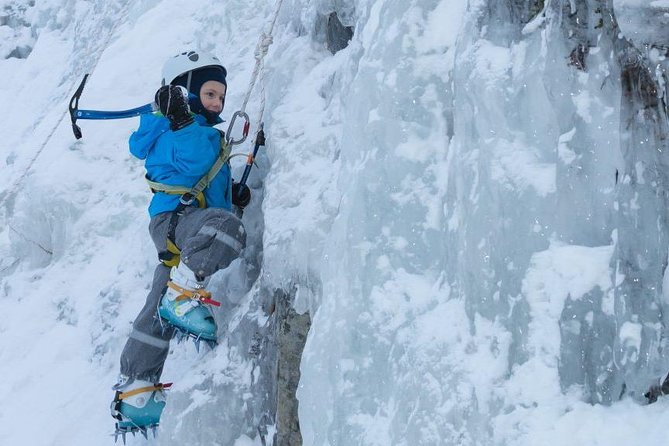 Kid’s Ice Climbing Adventure in Pyhä-Luosto, Finland - The short walk to Tajukangas
