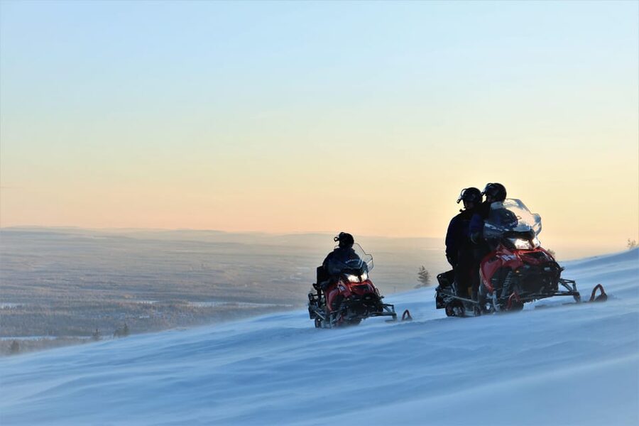 King of Ylläs: Snowmobiling to the Hill - The hilltop view depends on the weather