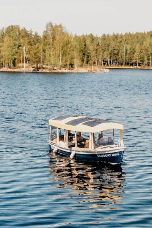 Lake Saimaa story cruise by Ecoboat in Puumala - Settling into a weather-proof electric boat