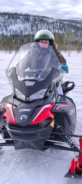 Lapland: Private Snowmobile Safari with arctic Local Guide - What makes this Luosto snowmobile ride different