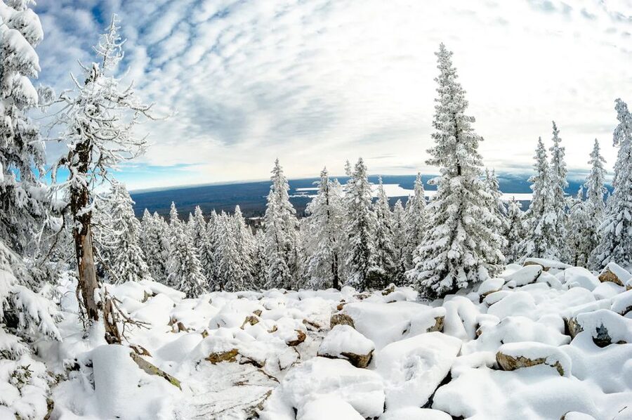 Lapland: The Frozen Waterfalls of Korouoma Tour - A Lappish lunch beside the fire