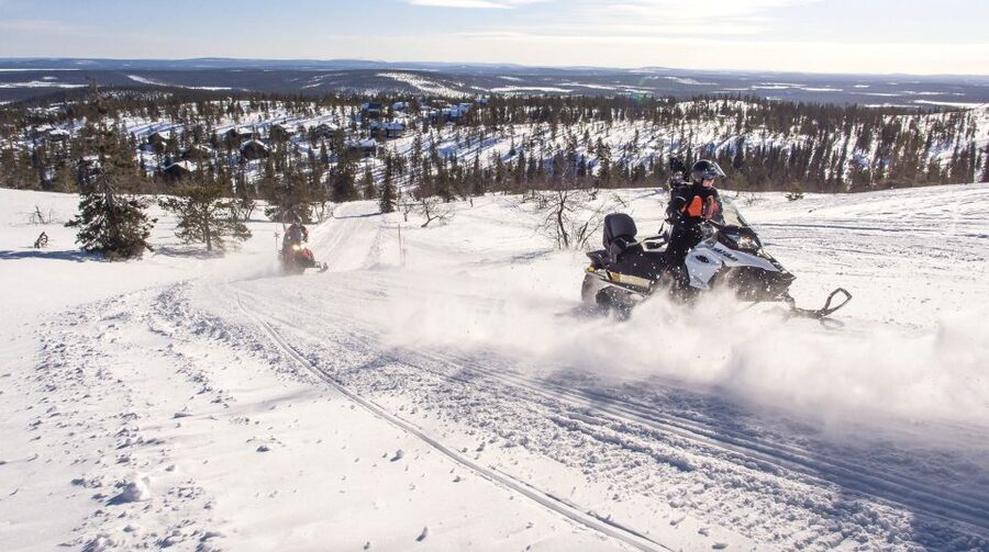Levi: 4 Hour Snowmobile Safari to the Fells in Levi - A 20-minute coffee break with Finnish treats