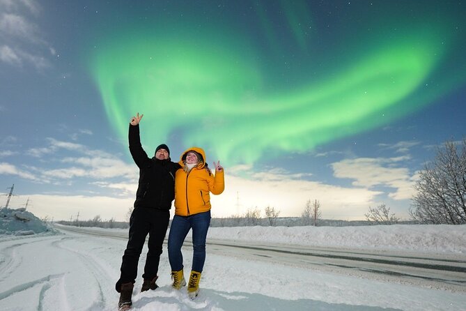 Levi: Aurora Borealis Tour and Stargazing Experience - Rautusjärvi and the frozen-lake view