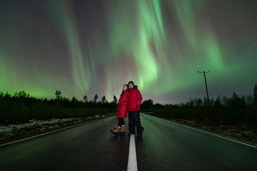 Levi: Northern Lights Hunting - Photography Tour - Stop one: a first check of the night