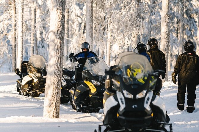 Levifell tour - Learning to handle a snowmobile