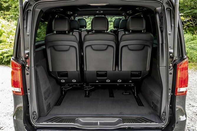 Minivan Departure Transfer Helsinki City to Helsinki Airport HEL - A chauffeur who handles the practical details
