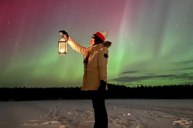 Northern Lights Adventure in the Wild with Campfire Treats - Watching the aurora from reindeer hides