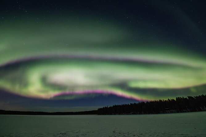 Northern Lights Hunting in Lappish old cottage - Five details that shape the evening