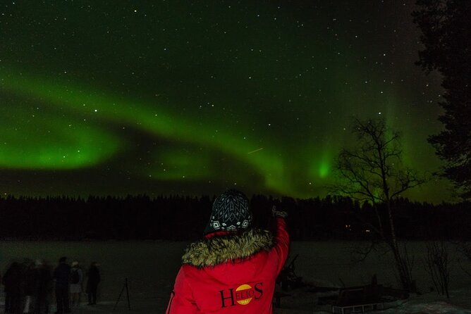 Northern Lights Hunting in Lappish old cottage - A cottage evening instead of an Aurora road chase