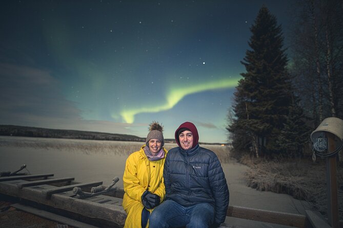 Northern lights hunting photo tour with bbq; small groups - Hotel pickup makes a late night easier