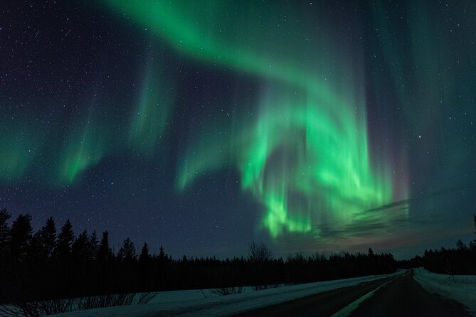 Northern Lights Hunting with a photographer (Only small groups) - Small groups, private booking, and one important question