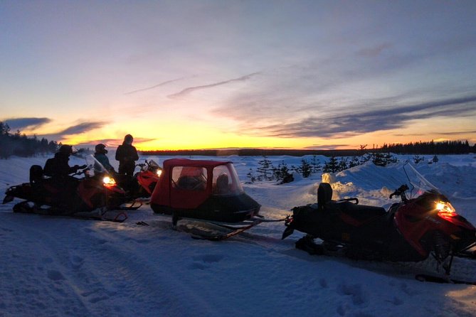 Northern Lights Night by Snowmobile (private tour) - Getting comfortable on the snowmobile