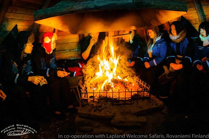 Northern Lights Photography Tour from Rovaniemi - Firelight, barbecue, and hot drinks