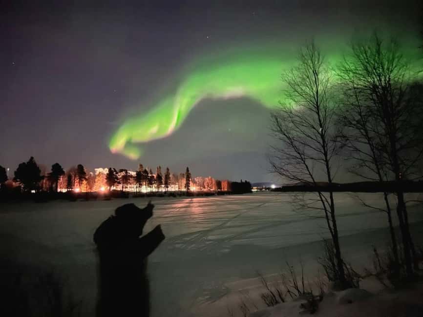 Northern lights private tour Rovaniemi - Hot juice, cookies, and a little Lapland comfort