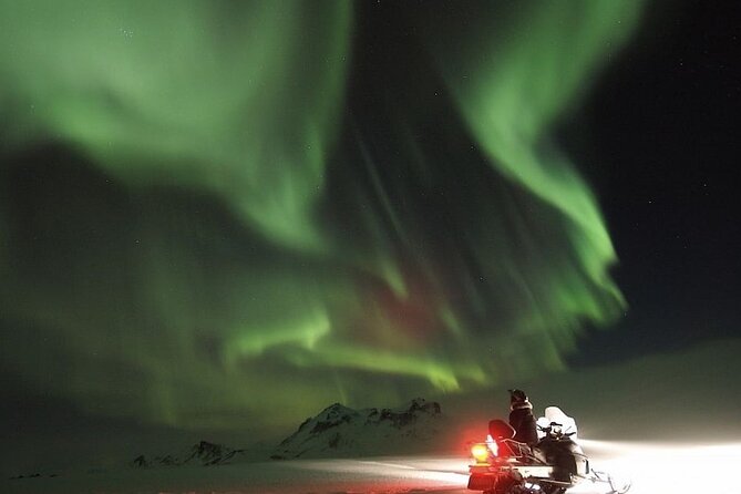 Northern Lights Snowmobile Hunt - What this Rovaniemi night tour is really like