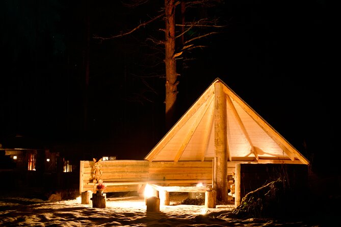 Northern Lights Tour in Atmospheric Cottage - What this Rovaniemi evening is really selling
