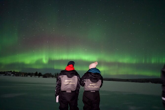 Northern Lights Tour in Atmospheric Cottage - Getting warm before the sky show