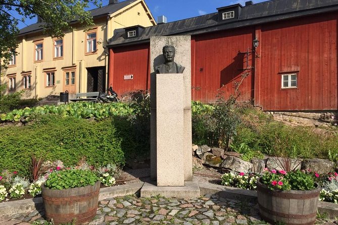 Porvoo Half Day Sightseeing - Forty minutes for coffee, shops, and photos