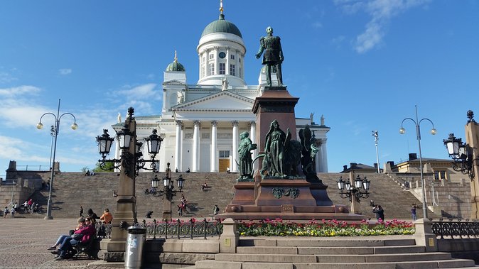Private Culinary and Culture Tour in Helsinki - Walking through central Helsinki between bites