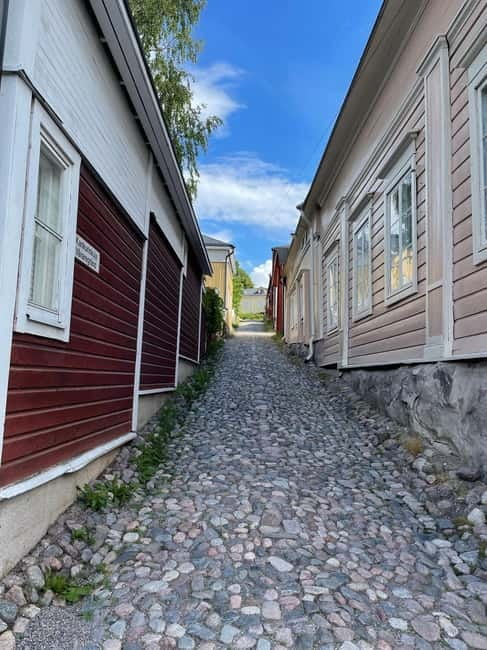 Private Medieval Porvoo by Car from Helsinki - Porvoo Cathedral and the wooden old town