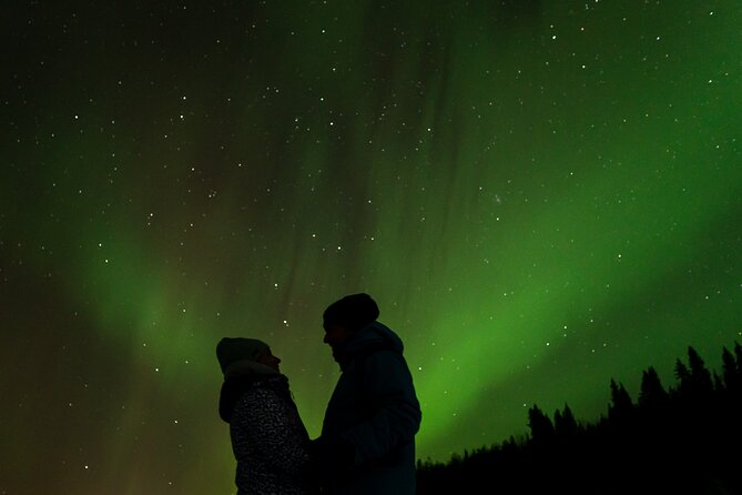 Private Northern Lights Photography Hunting - The guides shape the whole evening