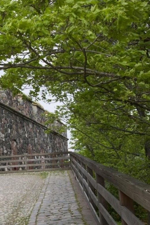 Private tour to Suomenlinna and Helsinki - How private is this tour?