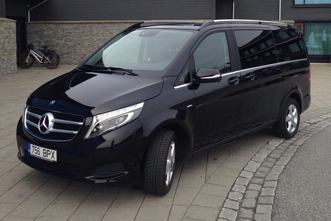 Private transfer from Levi to Rovaniemi - A private vehicle that fits your group