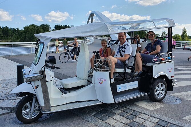 Private TukTuk guided Tour in Helsinki 2,5 hrs - Helsinki Cathedral and Senate Square