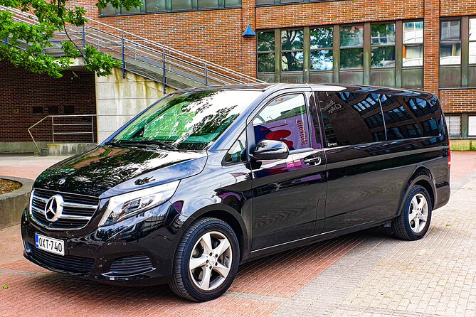 Private VIP Transfer from or to Helsinki Airport - Airport arrivals and the 45-minute rule