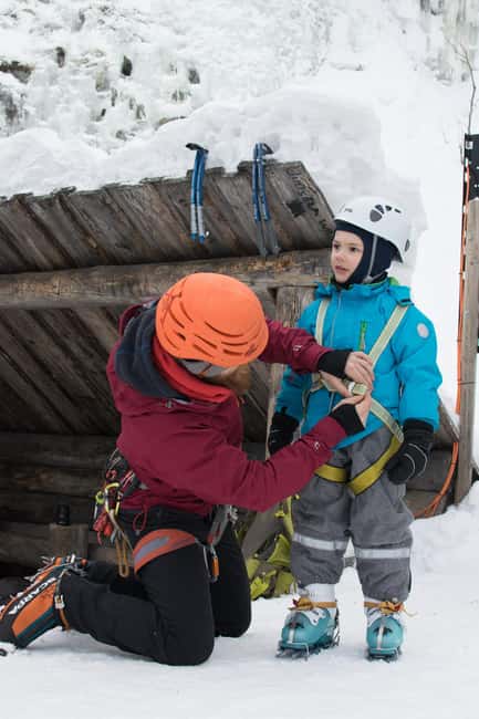 Pyhätunturi: Kid's Ice Climbing Adventure in Finnish Lapland - The guides make the difference