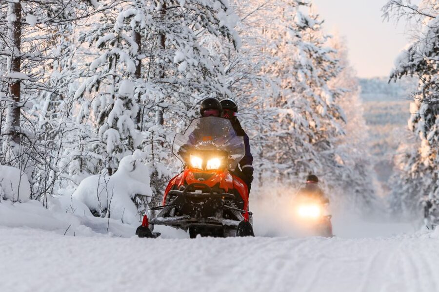 Rovaniemi: 2-Hour Snowmobiling Experience - The first run across frozen water
