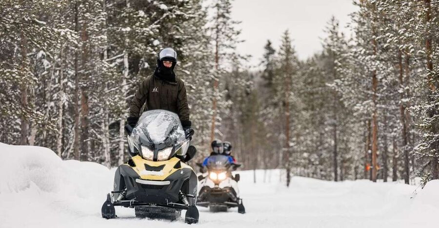 Rovaniemi: Arctic Circle Family-Friendly Snowmobile Tour - Dressing for the forest ride