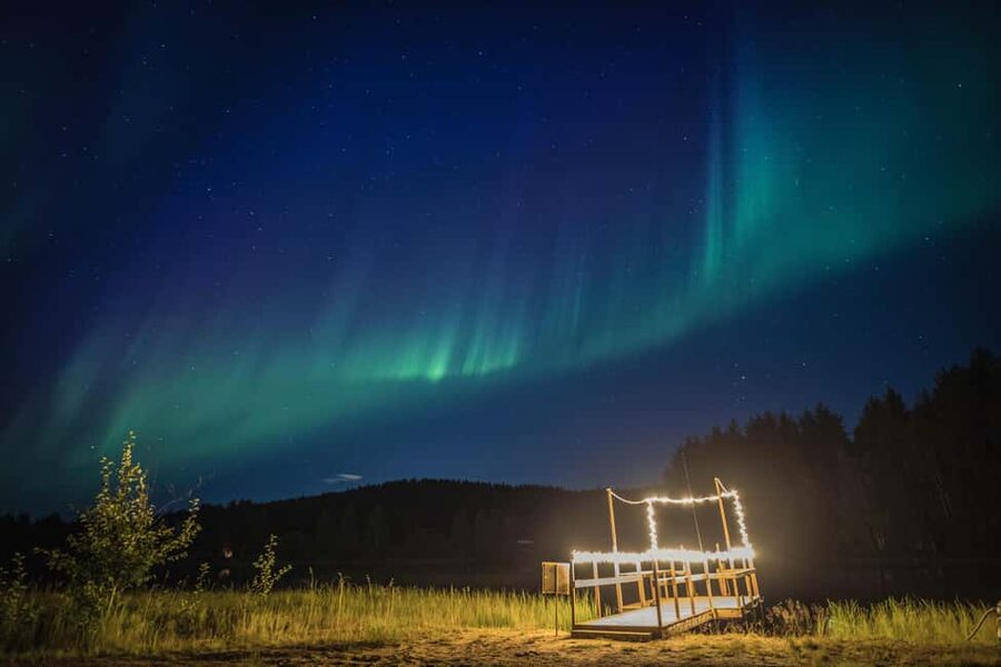 Rovaniemi: Arctic Ice Floating and Northern Lights Tour - Hotel Pickup in Rovaniemi and Santa’s Village