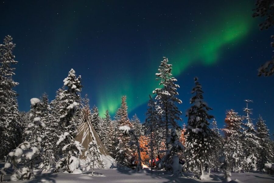 Rovaniemi: Aurora Borealis and Picnic - Leaving Rovaniemi for darker Arctic skies