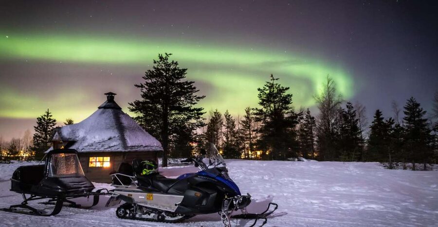Rovaniemi: Aurora Borealis Snowmobile Safari with Campfire - Waiting for the Northern Lights