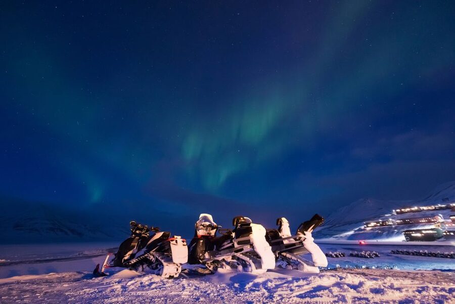 Rovaniemi: Aurora Borealis Snowmobile Safari with Campfire - A campfire stop with hot juice and biscuits