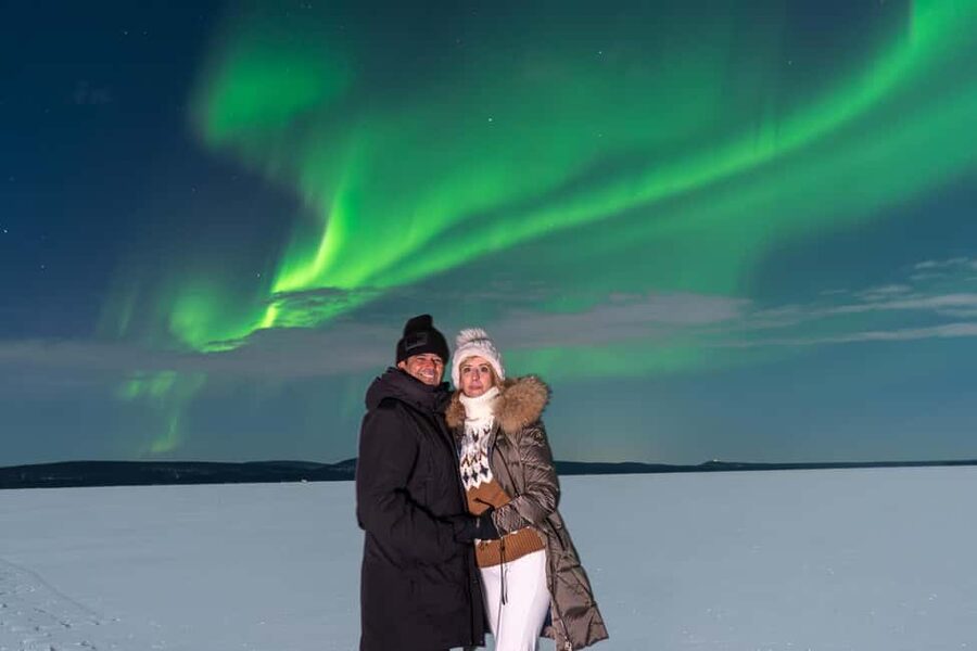 Rovaniemi: Aurora Hunt with Money-Back Guarantee and Photo - A small group, with real limits