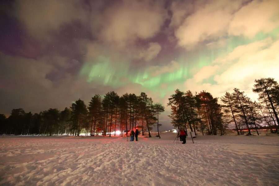 Rovaniemi: Aurora Hunting Tour with Photography by Van - Pickup Times Change With Sunset and Weather