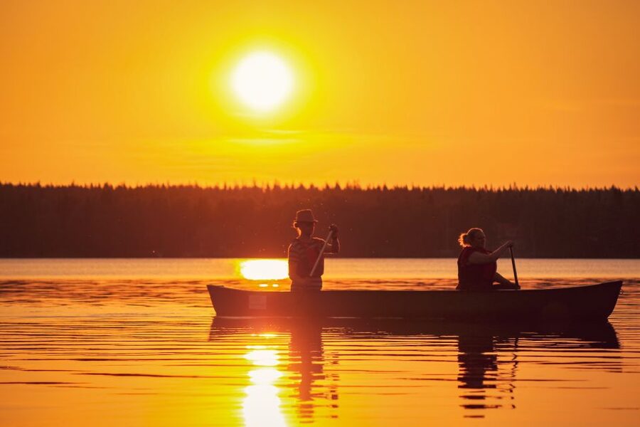 Rovaniemi: Canoeing under the Midnight Sun - Getting started with the canoe and safety briefing