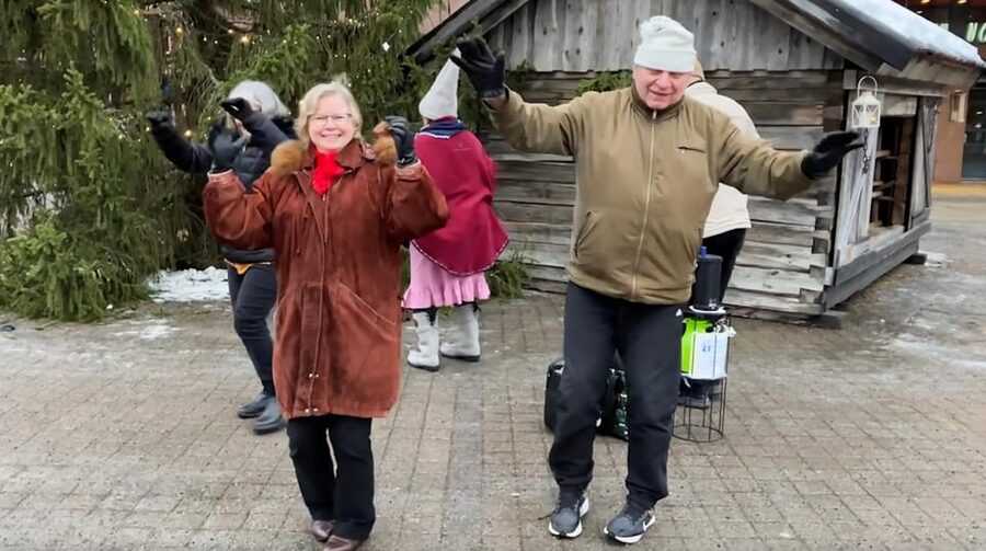 ROVANIEMI CEREMONY - Good Will Celebration in city center - Dressing for an exposed winter square
