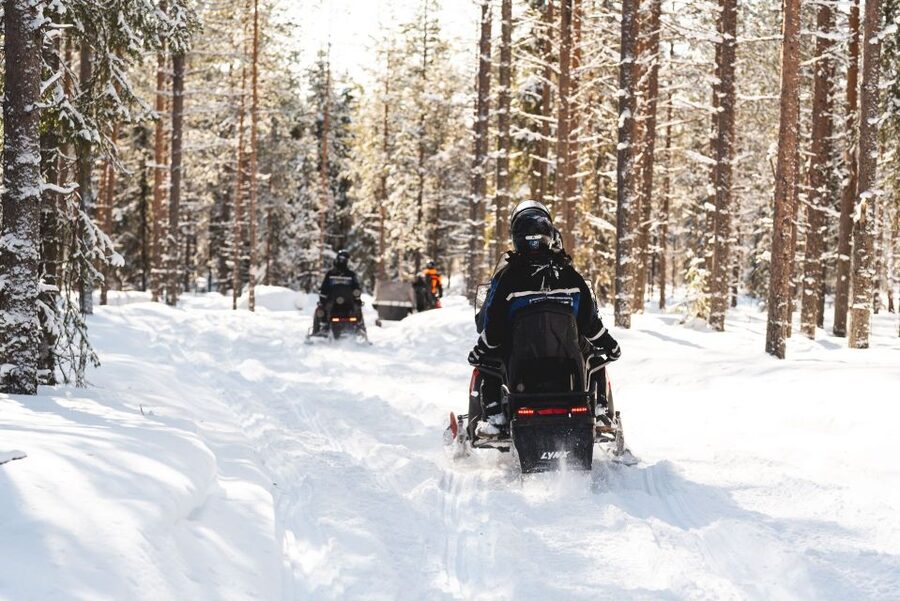 Rovaniemi: Easy Snowmobile Safari - Getting dressed for the Arctic