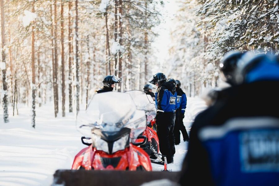 Rovaniemi: Easy Snowmobile Safari - The safety briefing is designed for beginners