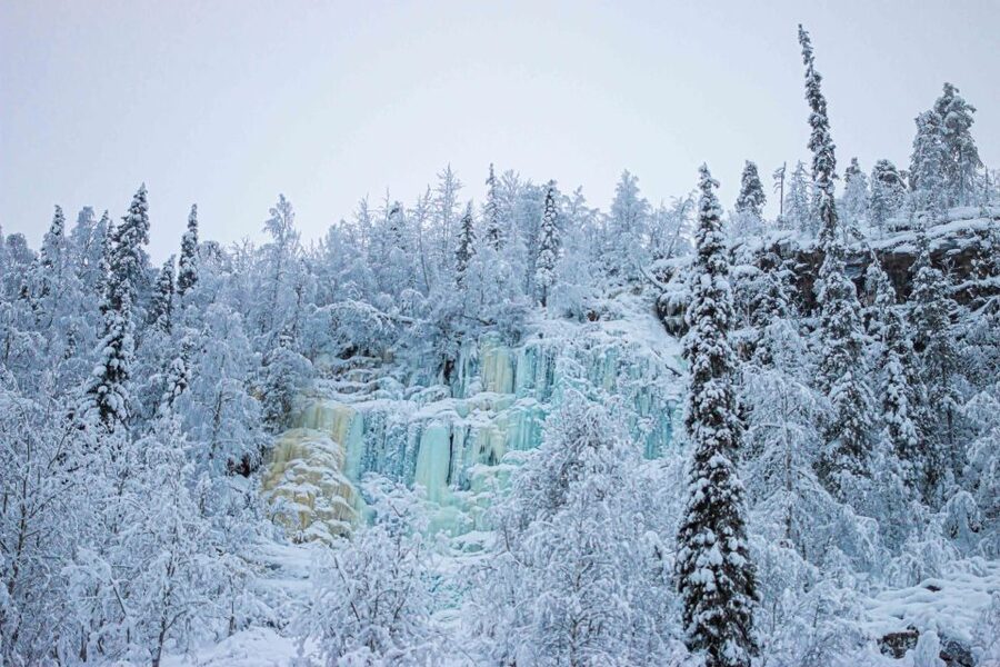 Rovaniemi: Frozen Waterfalls of Korouoma Canyon & Pro Photos - Getting ready in Finnish winter clothing