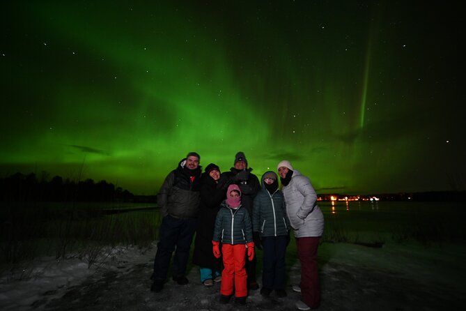 Rovaniemi: Guaranteed Northern Lights - Small Group & Photography - Crossing into Sweden when Finland is cloudy