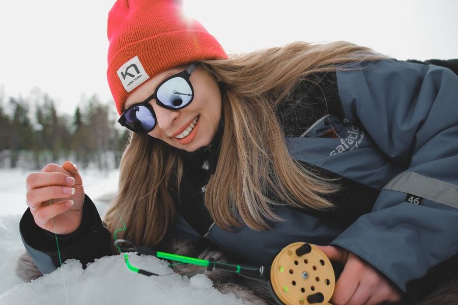 Rovaniemi: Guided Ice Fishing Experience - Fishing in the stillness of the forest