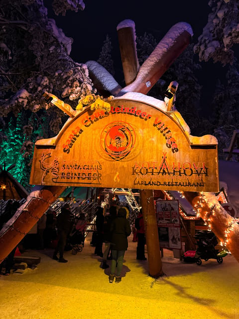 Rovaniemi: Guided Tour of Santa Claus Village - Santa Claus Village and the post office