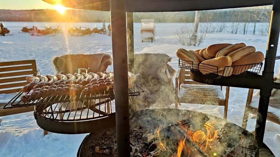 Rovaniemi: Guided Wilderness Snowmobile Safari & Barbeque - How the timing affects the experience