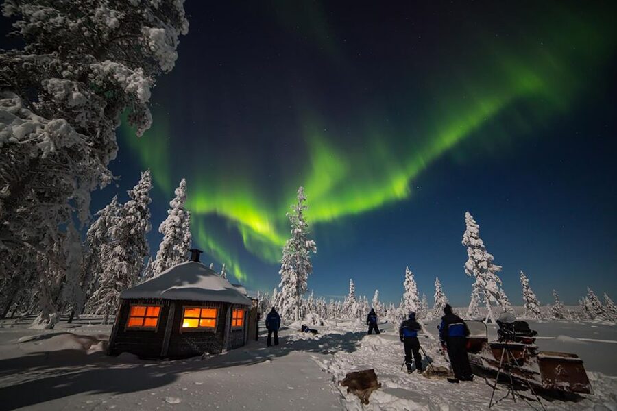 Rovaniemi: Lakeside Private Sauna with Aurora Borealis - Who will enjoy this most