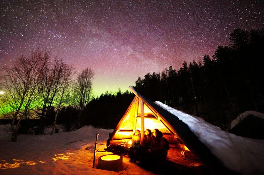 Rovaniemi: Lapland Northern Lights Tour with BBQ - Leaving Rovaniemi for the dark